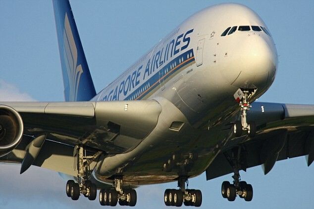 Qantas Airbus A380 vs. Starship Enterprise. Ai visat sa te afli macar o data pe nava Enterprise? Acum ai posibilitatea