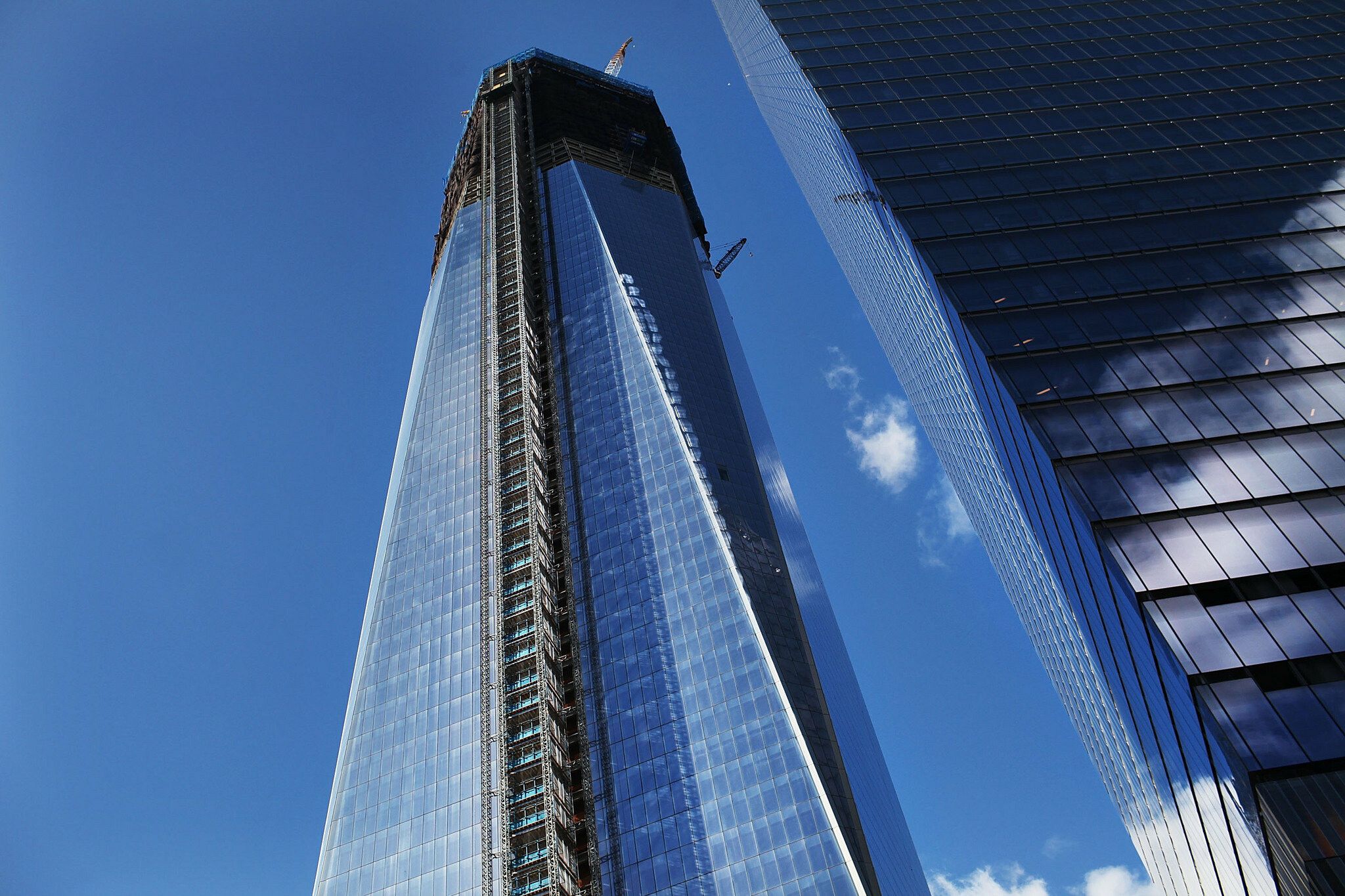 Turnul 1 al World Trade Center a ajuns cea mai inalta cladire din New York, fara sa fie finalizat