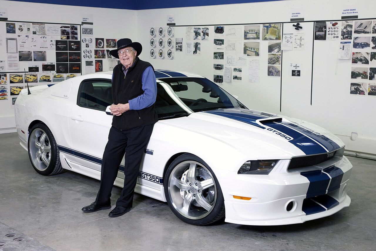 A fost pilot dar a renuntat din motive medicale! Vezi AICI povestea creatorului modelelor Cobra si Mustang!
