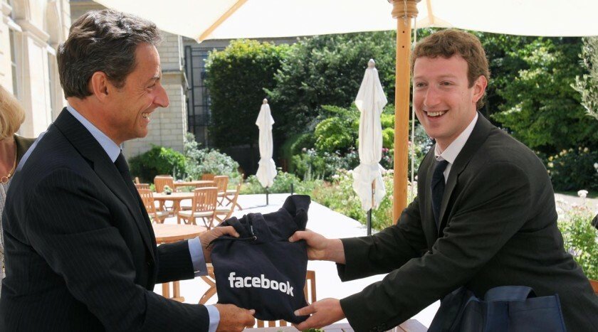 Ce nu stiai despre fondatorul Facebook! Ce masina conduce, ce mananca si ce posteaza pe WALL :)
