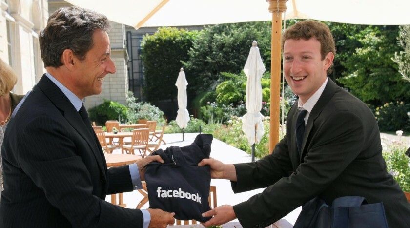 Ce nu stiai despre fondatorul Facebook! Ce masina conduce, ce mananca si ce posteaza pe WALL :)