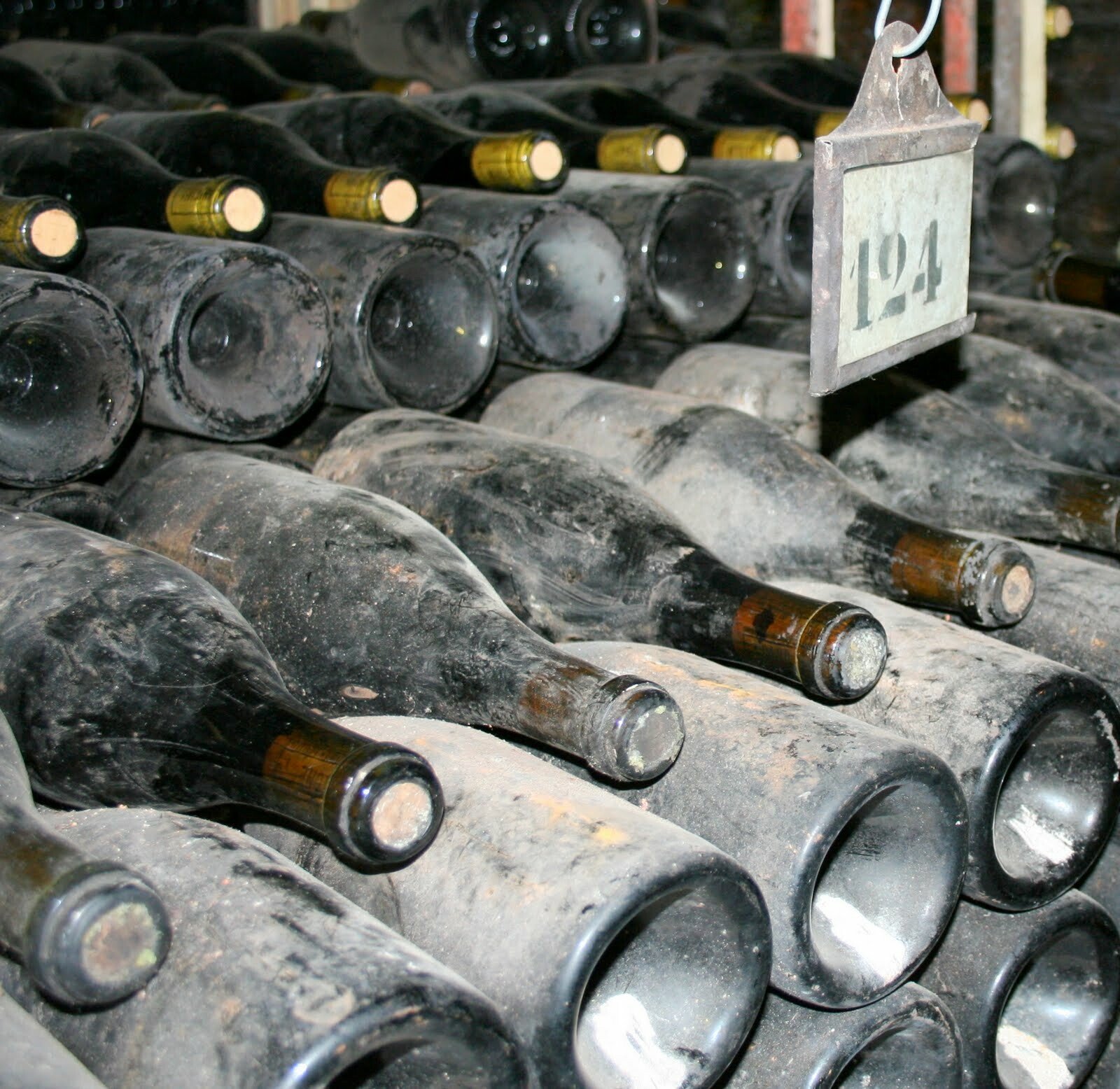 ACESTEA sunt cele mai scumpe 10 sticle de vin din lume! CAT AU COSTAT: