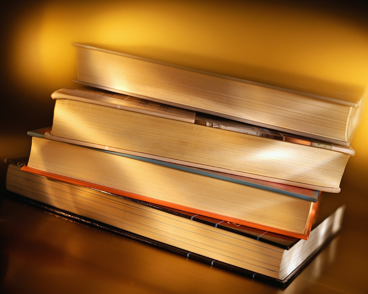 ASTEA sunt cele mai vandute carti la Bookfest 2012