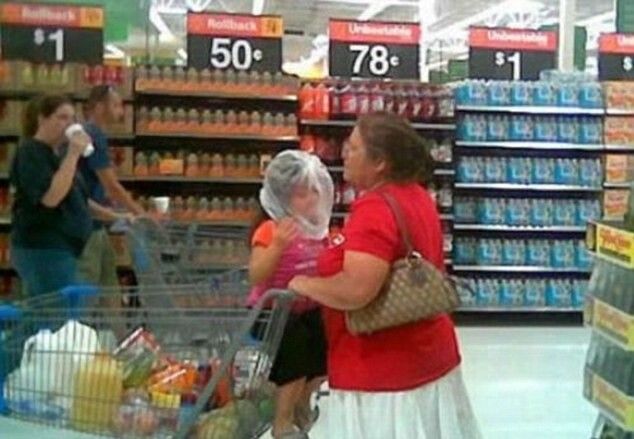 POZELE care n-ar fi trebuit sa EXISTE: cum sa nu iti cresti COPILUL! FOTO