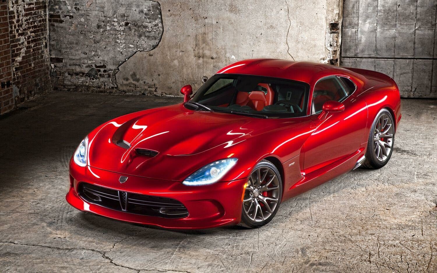 VIPER, masina care ti-a marcat copilaria, se intoarce cu un model nou: SRT 2013