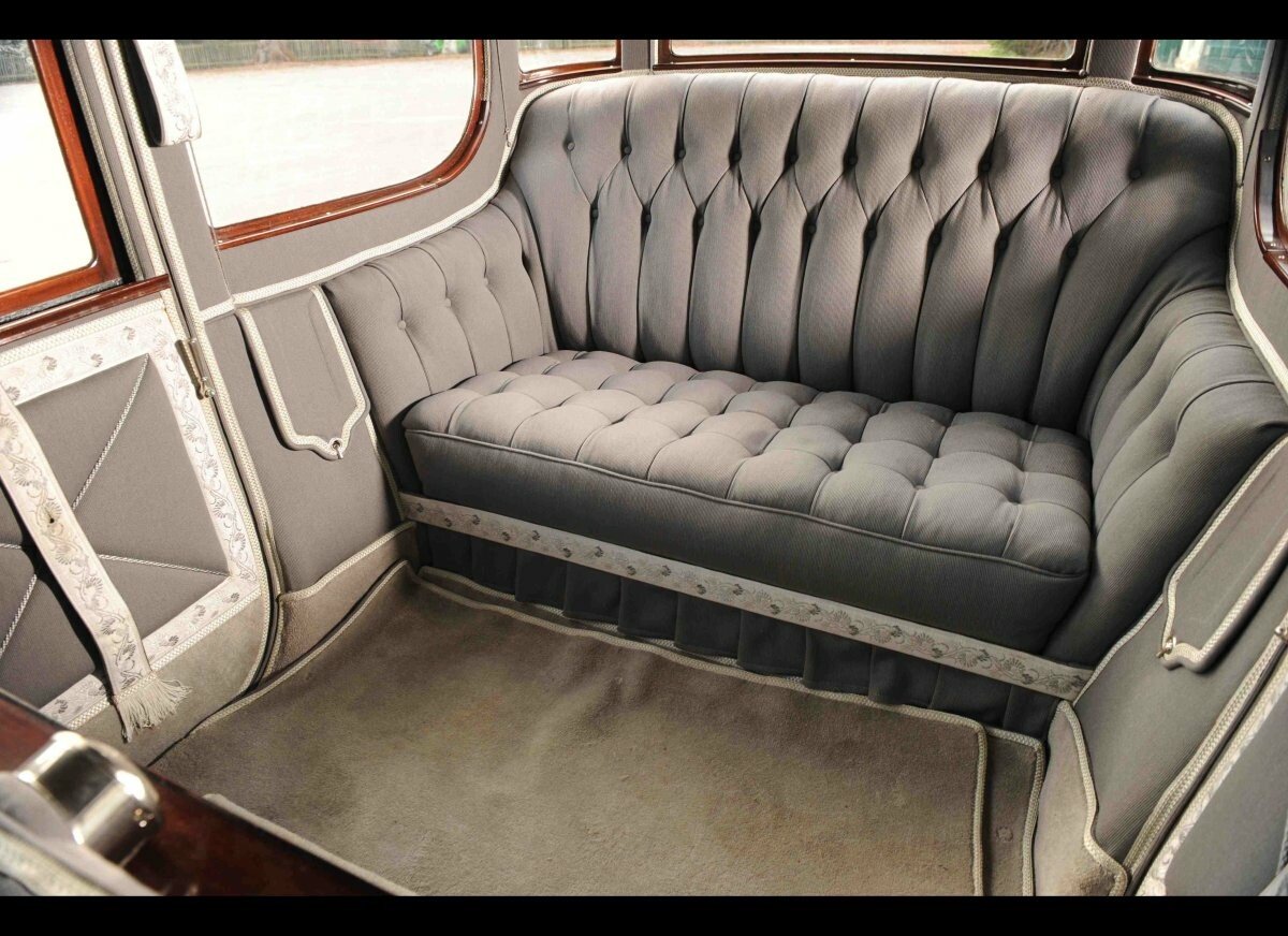 Rolls Royce, vandut la licitatie cu 7,1 milioane de dolari!