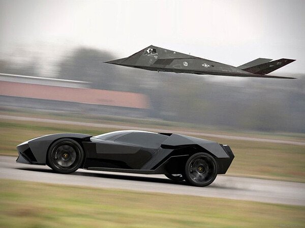 Daca Batman ar vrea sa-si schimbe masina, sigur ar alege acest Lamborghini Ankonian