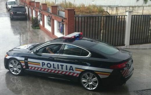 Politia Romana si-a tras o masina de lux! Consuma mai putin decat un Logan si are 510 cai putere! VIDEO