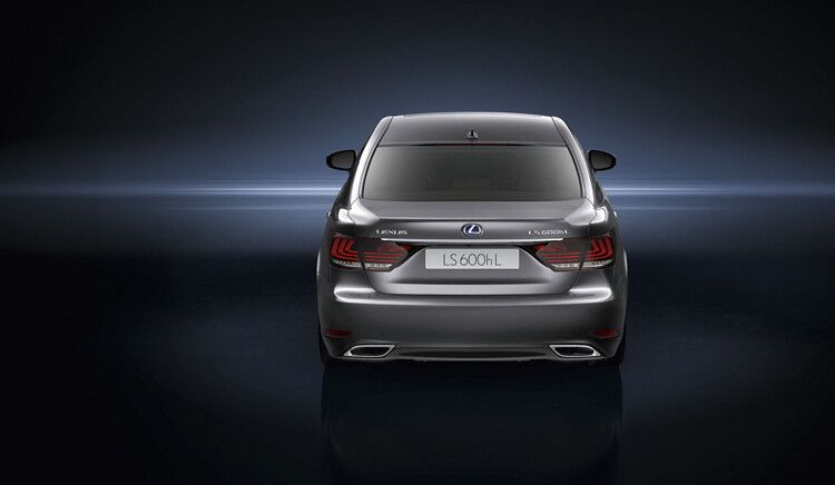 Oficial, NOUL LS: Cel mai BARBATESC Lexus