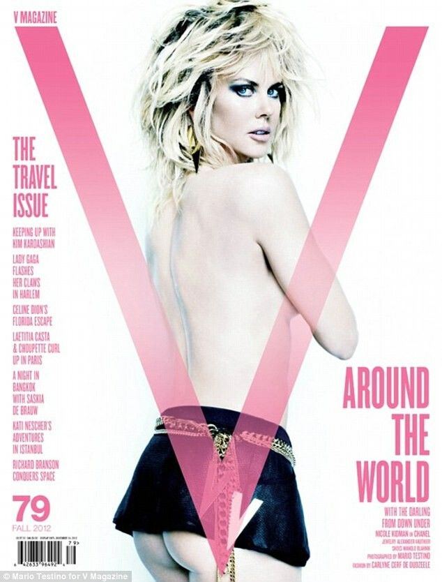 Nicole Kidman a pozat topless la 45 de ani! VEZI FOTO