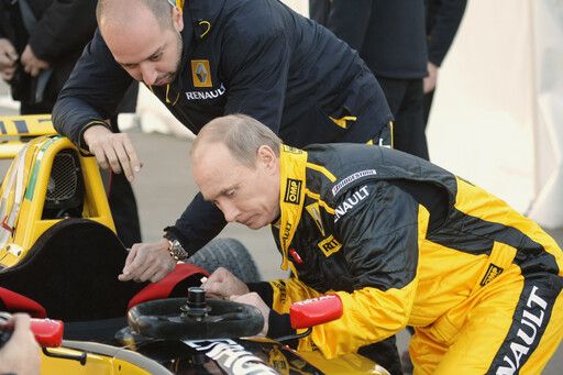 Cate palate, elicoptere si avioane foloseste PUTIN: