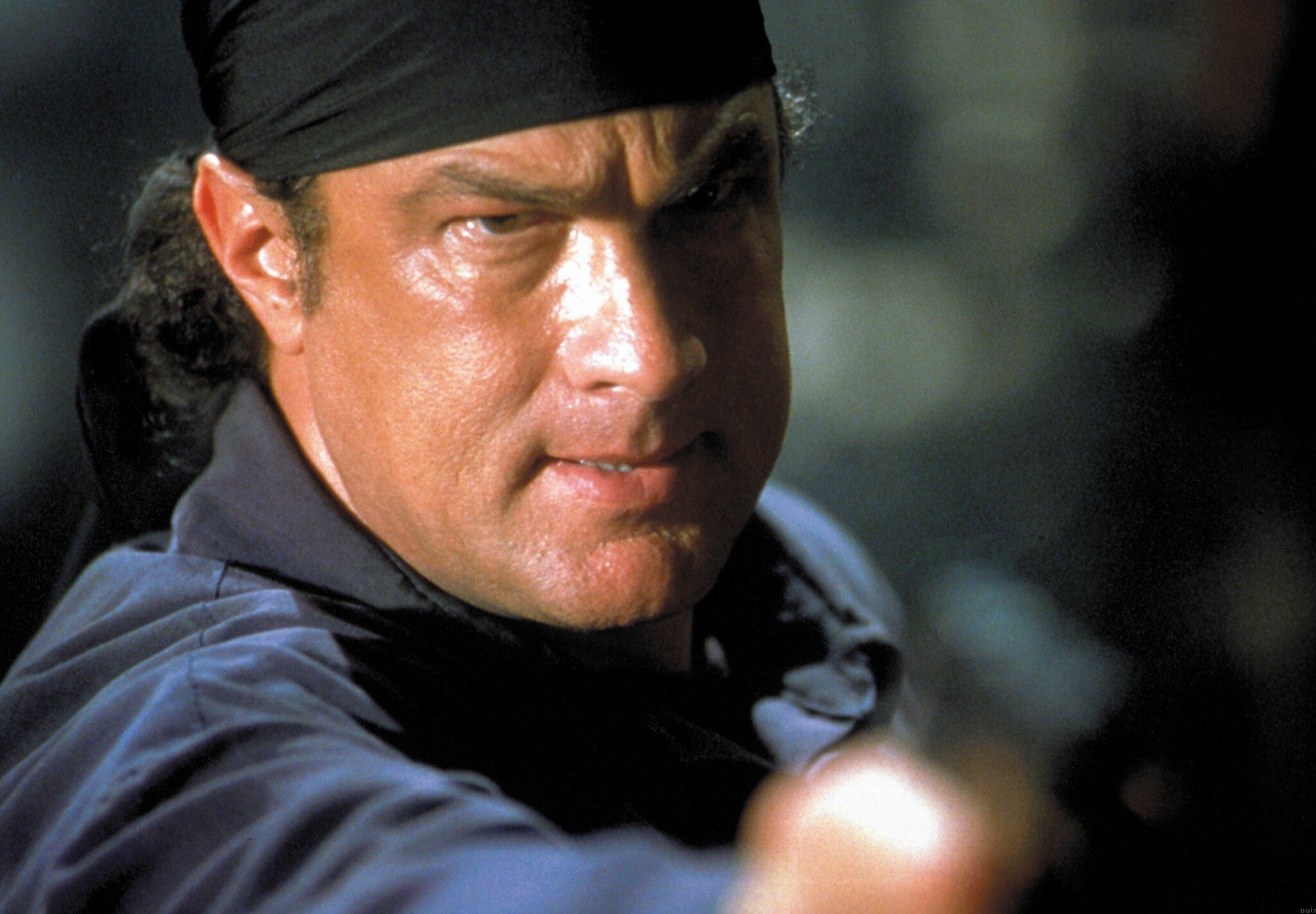 Steven Seagal are PROBLEME: Datoreaza bani fiscului! Vezi ce suma: