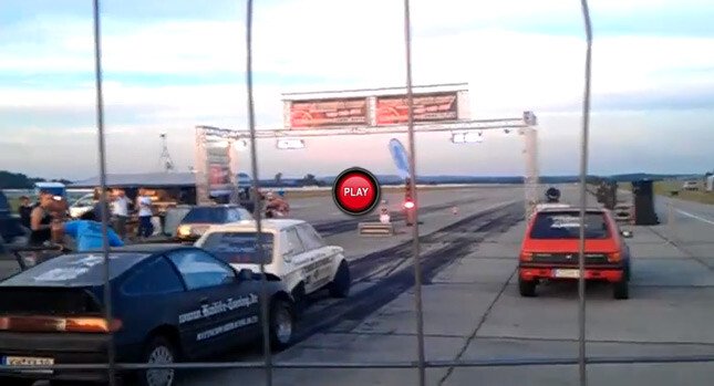 Cel mai STUPID accident la o cursa de MASINI: nici nu a pornit de la start si avea masina LOVITA! VIDEO