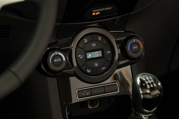 Cel mai destept FORD s-a lansat acum cateva ore. Uite cu ce tehnologii "SF" vine noul FIESTA 2013