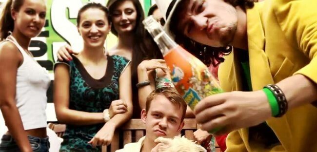 Cum suna LIVE cea mai tare piesa a MOMENTULUI: Krem si Sector 7: "Ma-ta are cratima" VIDEO