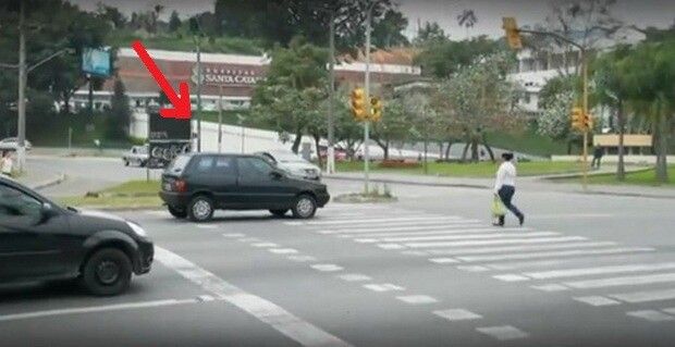 Ce pateste un sofer BOSS de BOSS, care opreste masina fix pe trecerea de pietoni! VIDEO