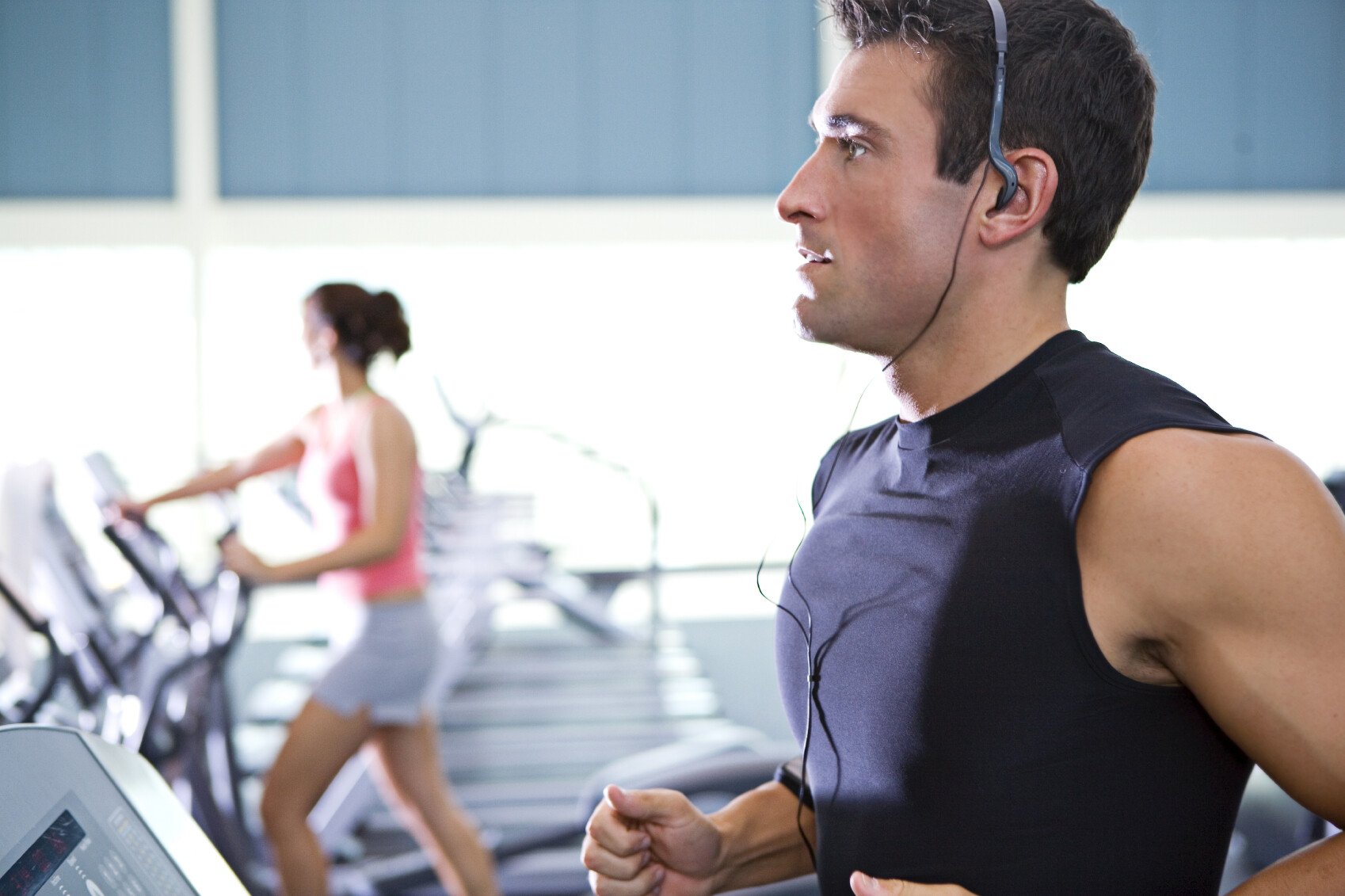 5 lucruri RELE in sala de SPORT: De ce TREBUIE sa TE FERESTI: