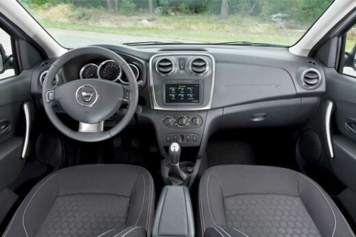 LOGAN si SANDERO sunt "oficiale". Acestea sunt primele imagini cu noile versiuni ale modelelor Dacia