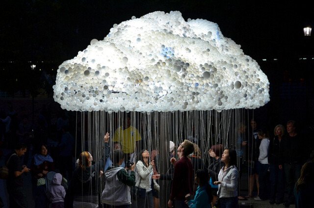 Ai vazut cum arata o PLOAIE DE LUMINA? UITE ASA: GALERIE FOTO