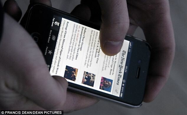 Smartphone-urile pot sa fie PERICULOASE: Care sunt riscurile si cum te poti feri de ele: VIDEO
