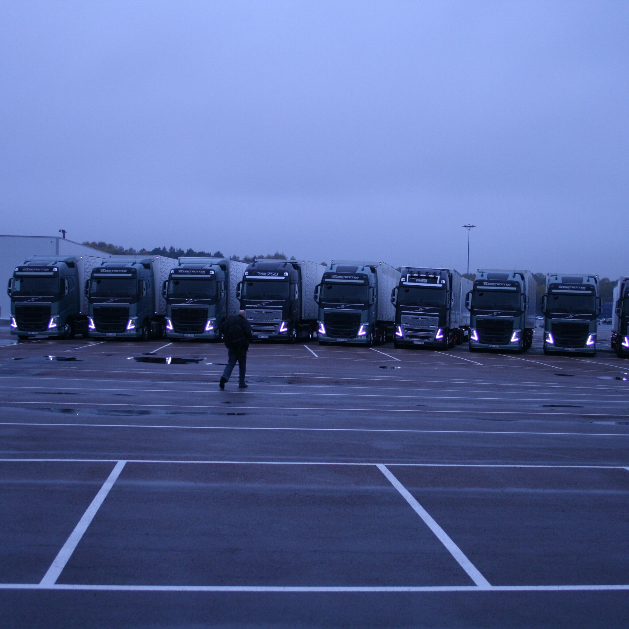 FOTO Roxana Ciuhulescu a testat noul camion Volvo FH in Suedia! Experienta UNICA: 60 de tone de LUX!