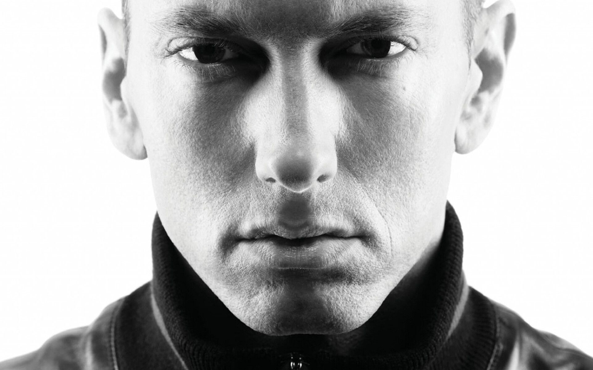 Metoda INEDITA prin care Eminem a anuntat ca va lansa un nou album in 2013