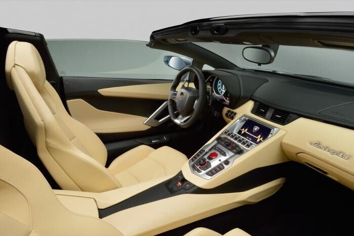 Lamborghini a lansat Aventador Roadster: GALERIE FOTO