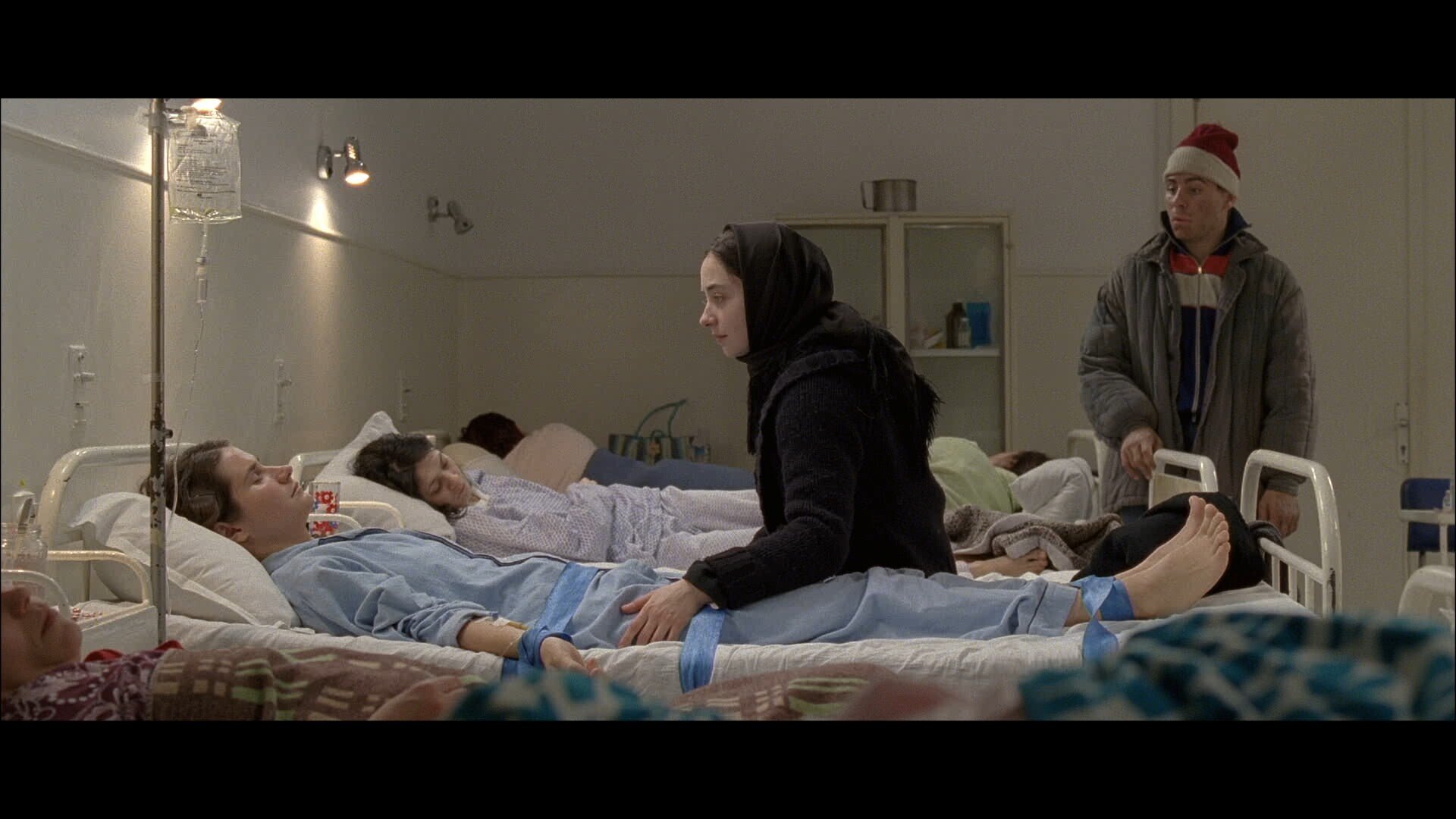"Dupa dealuri", pe lista scurta de propuneri a Oscarului pentru film strain
