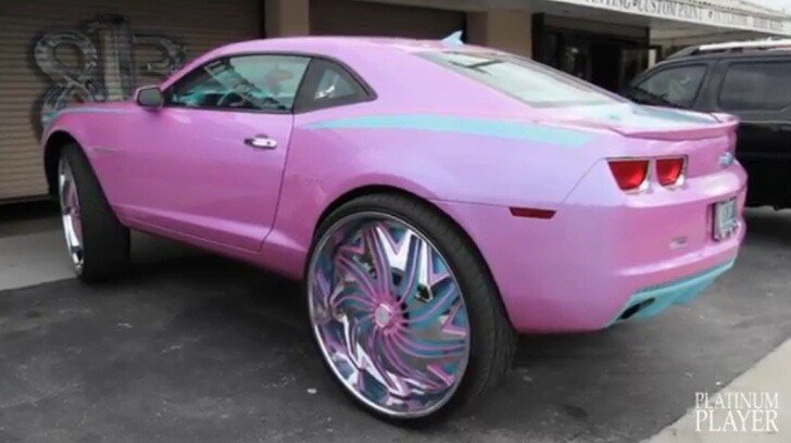 Cel mai prost tuning al anului! Asta se intampla cand Barbie vrea un muscle car!