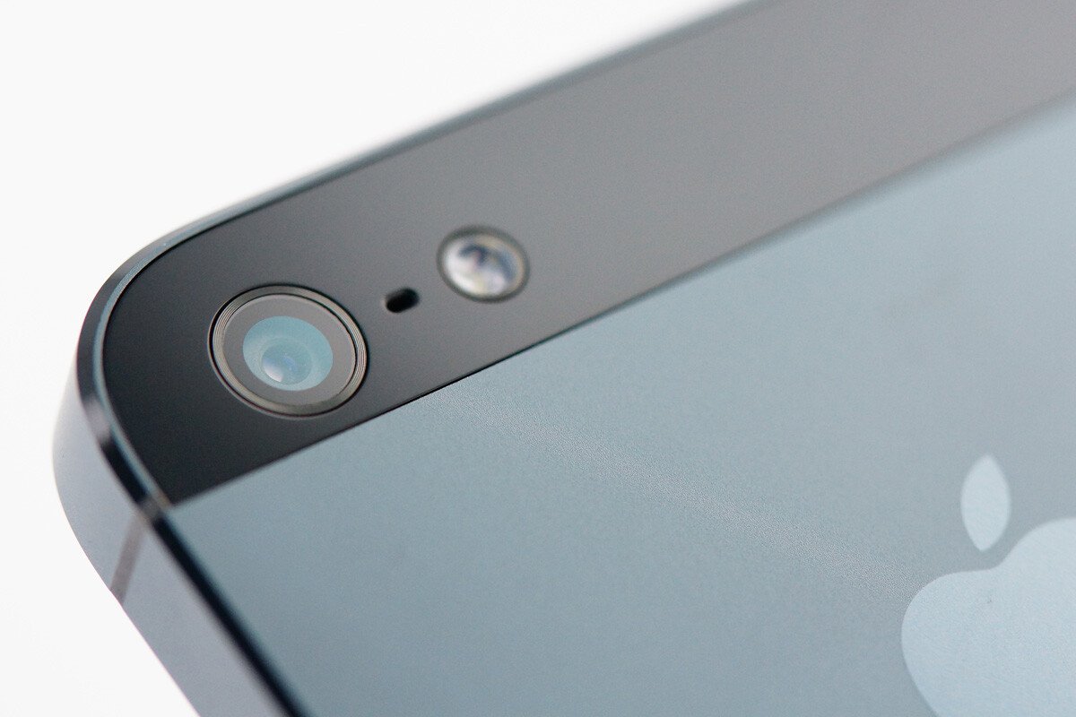Apple ar putea reduce la jumatate productia iPhone 5
