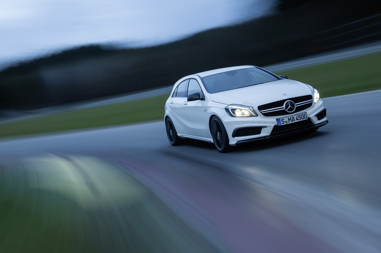Asta e cel mai tare hot-hatch din lume! Mercedes-Benz A45 AMG
