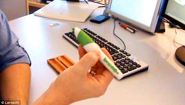 S-a inventat pixul care te atentioneaza atunci cand gresesti in scris! VIDEO