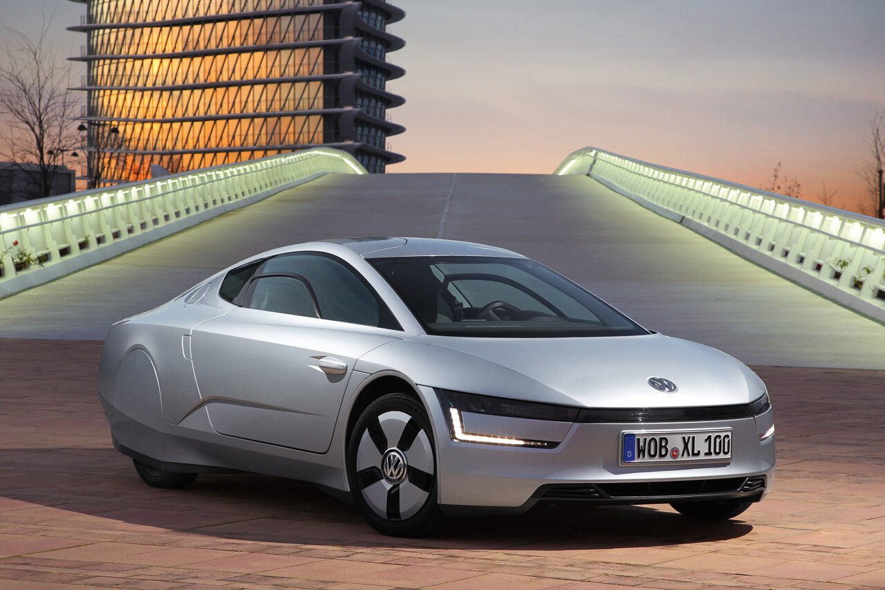 Visul tuturor soferilor devine realitate! Volkswagen a inceput productia celei mai eficiente masini din lume!