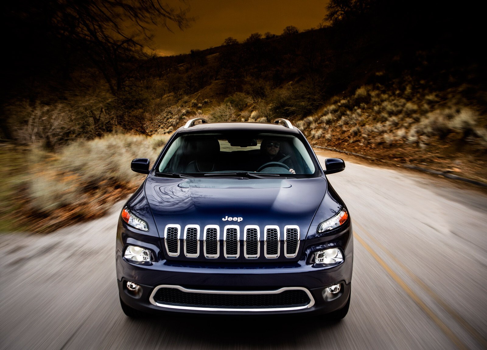 Design indraznet sau doar urat? Ce porecla i-ai da noului Jeep Cherokee 2014?