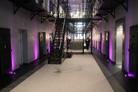 Cat costa sa stai "incarcerat" in cea mai luxoasa inchisoare din Olanda, acum hotel de 5 stele: FOTO