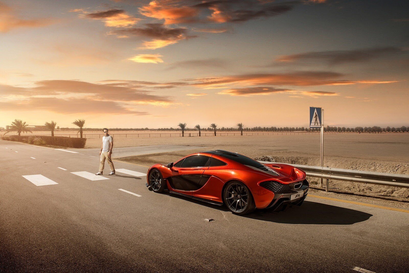 GENEVA 2013: Primele imagini cu noul McLaren P1 la salonul auto: 1,3 milioane de dolari, 217 km/h... Hybrid! GALERIE FOTO
