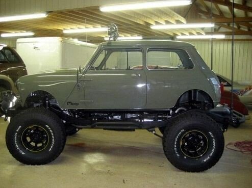 MINI Monster truck! Masina care se contrazice singura!