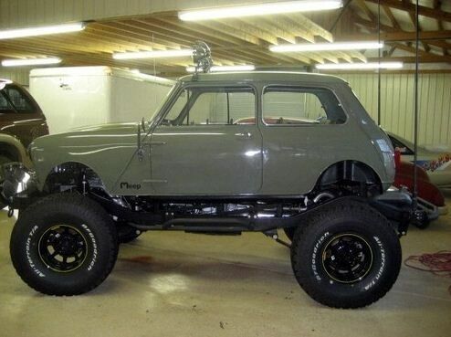 MINI Monster truck! Masina care se contrazice singura!