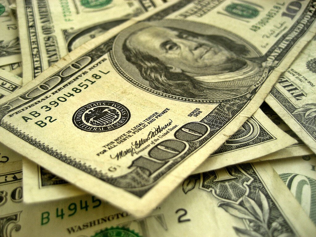 Ai bani de dat la banca? Cum ar fi sa ti se stearga din datorii? In ce tara e posibil: