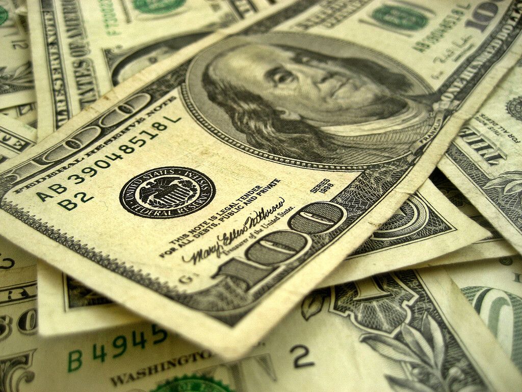 Ai bani de dat la banca? Cum ar fi sa ti se stearga din datorii? In ce tara e posibil:
