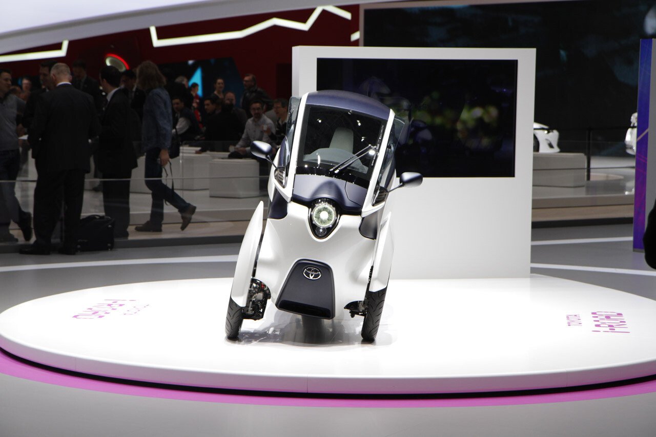 Asa va arata viitorul? Cel mai nou concept Toyota face senzatie in oras! VIDEO