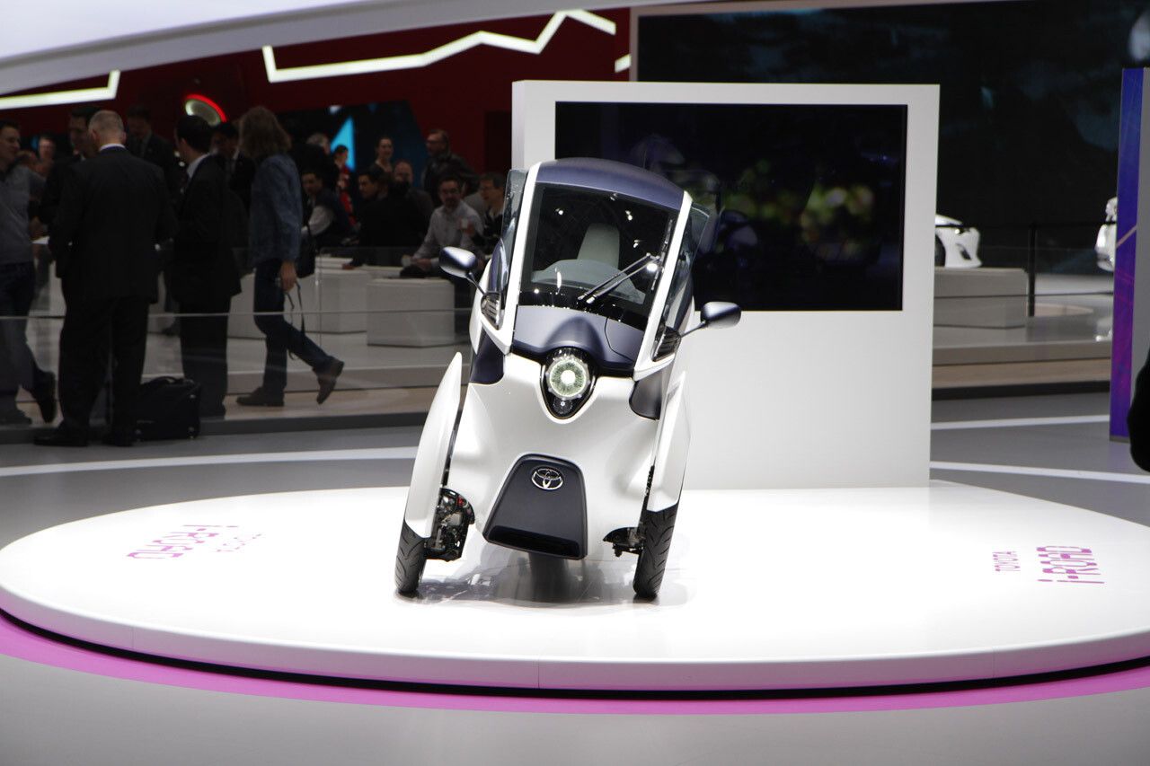 Asa va arata viitorul? Cel mai nou concept Toyota face senzatie in oras! VIDEO