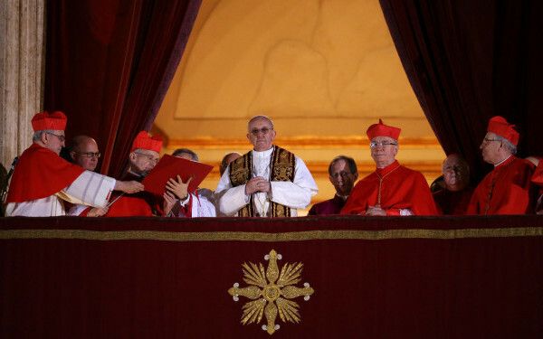 Citroen a grabit numirea Papei Francisc I. Gestul incredibil facut de francezi!