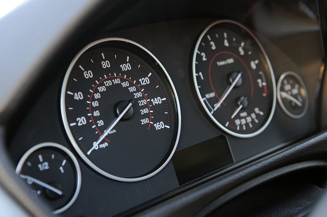 BMW ii face fericiti pe fani! Vezi cat costa pachetul M Performance pentru Seria 3!