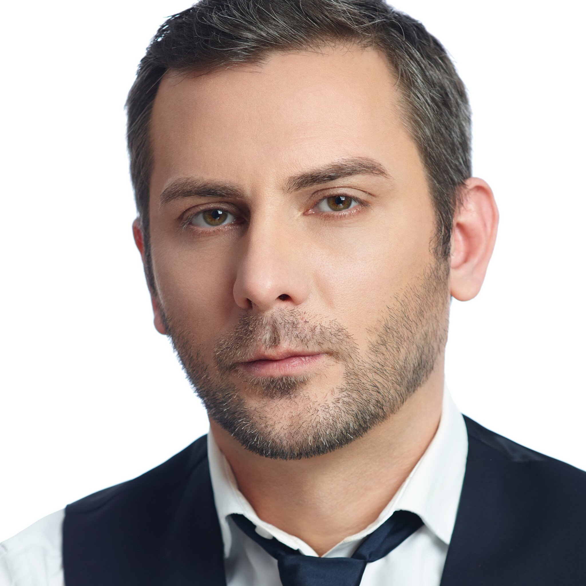 Ovidiu Buta: "Cel mai bine imbracat din Romania este cel care a reusit sa inteleaga ca imaginea conteaza!" INTERVIU