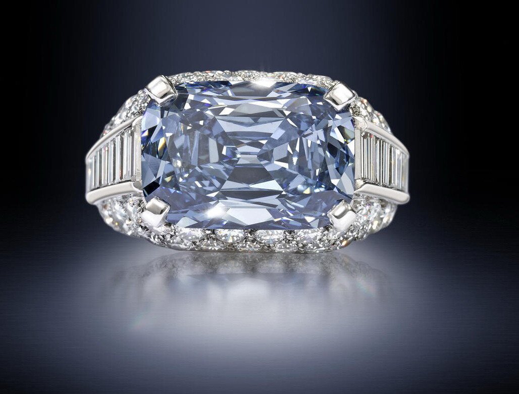 Record de pret per carat: Cat costa acest diamant albastru! VIDEO
