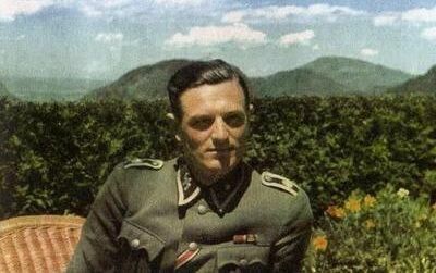 El este ultimul om in viata care l-a cunoscut personal pe Hitler! Vezi ce functie avea si cum arata astazi:
