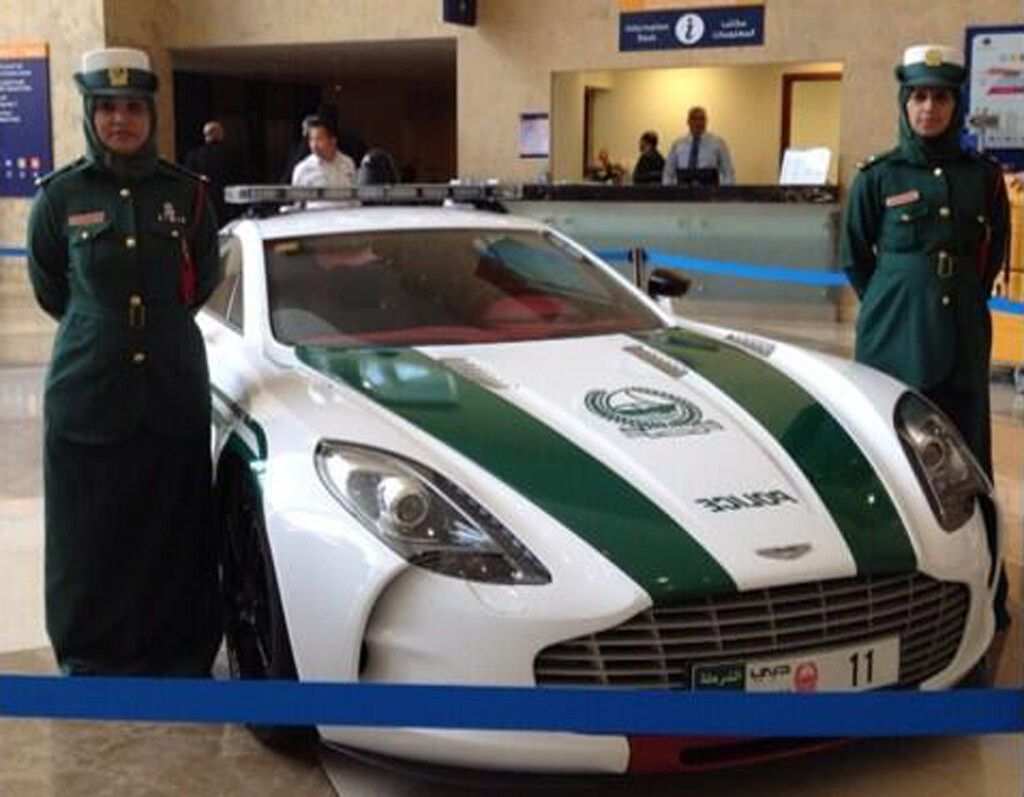 Lamborghini si Ferrari nu mai sunt de ajuns! Uite ce supermasina va mai folosi politia din Dubai!