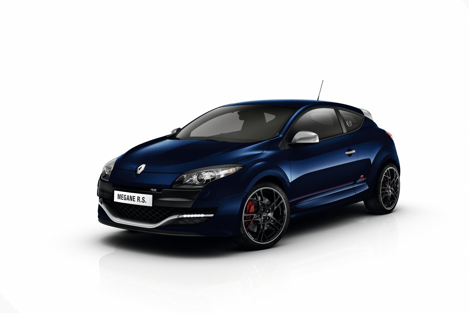 Renault Megane RS RB8 aduce aer de Formula 1 pe strazi! VIDEO