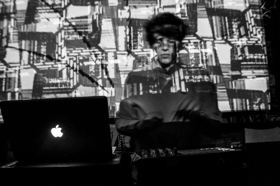 Slow Magic, Giraffe, Mister Lies si Noaptea Lunga a Filmelor Scurte! Unde iesim in weekend: